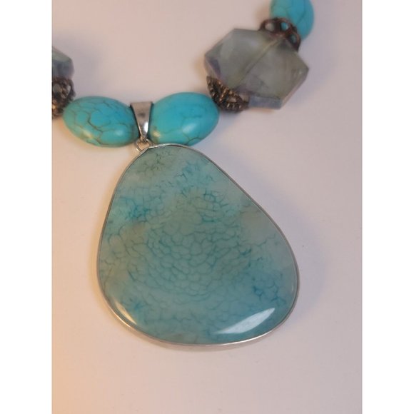Sky Blue Agate Glass And Turquoise Colored Stones Silver Tone Necklace - Picture 13 of 13